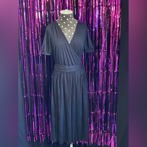 LOFT Dresses & Skirts - {LOFT} Little Black Dress